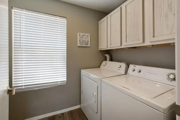 Daire (CityScape - Premier Condo -VIEWS - Up)