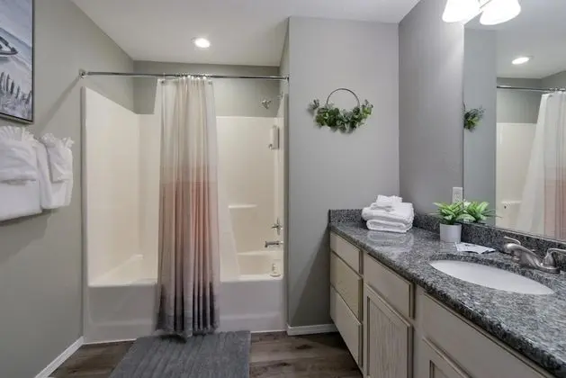 Daire (CityScape - Premier Condo -VIEWS - Up)