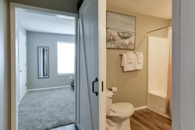 Daire (CityScape - Premier Condo -VIEWS - Up)