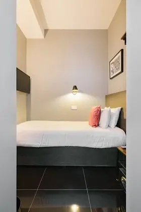 Tek Kişilik Oda, Penceresiz
