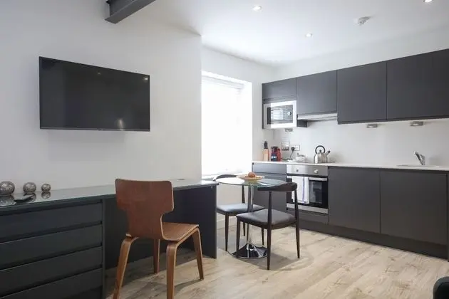 Studio Apartment - Sleeps 2