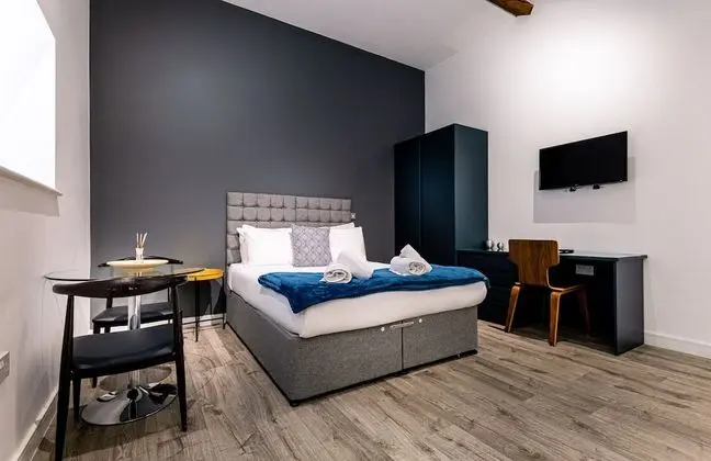 Studio Apartment - Sleeps 2