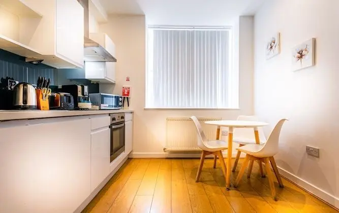 Studio Apartment – Sleeps 2