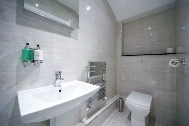 Studio Apartment – Sleeps 2