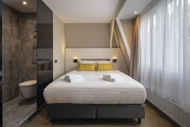 Basic Tek Büyük Yataklı Oda