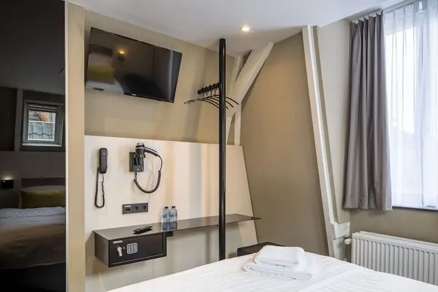 Basic Tek Büyük Yataklı Oda