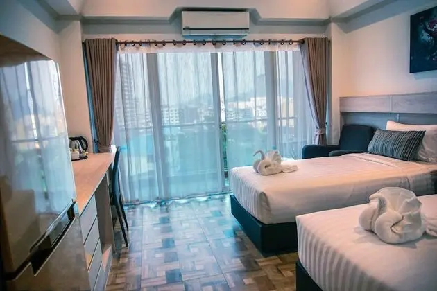 Deluxe Room Higher Floor with Jetted Bathtub
