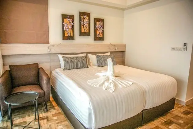 Deluxe Room Higher Floor with Jetted Bathtub