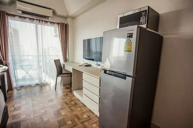 Deluxe Room Higher Floor with Jetted Bathtub