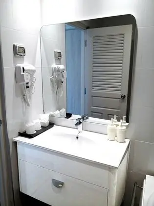 Deluxe Room Higher Floor with Jetted Bathtub