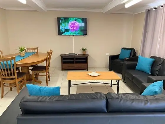 Standard Apart Daire, Birden Çok Yatak Odası, Sigara İçilmez, Mutfak (3 BEDROOM RIVERFRONT)