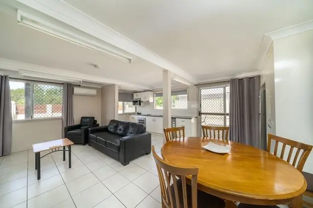 Standard Apart Daire, Birden Çok Yatak Odası, Sigara İçilmez, Mutfak (3 BEDROOM RIVERFRONT)