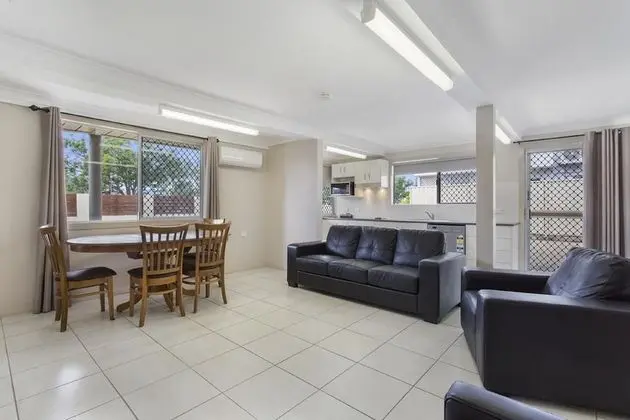 Standard Apart Daire, Birden Çok Yatak Odası, Sigara İçilmez, Mutfak (3 BEDROOM RIVERFRONT)
