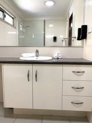 Standard Apart Daire, Birden Çok Yatak Odası, Sigara İçilmez, Mutfak (4BRM RIVERFRONT)