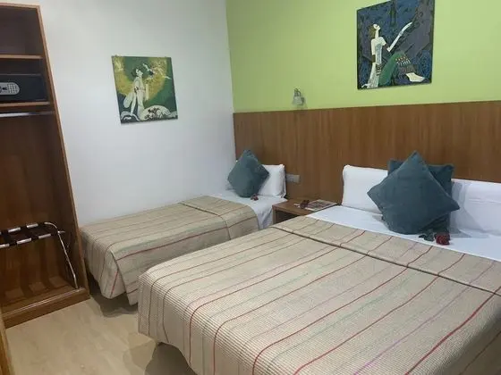 Basic Üç Kişilik Oda