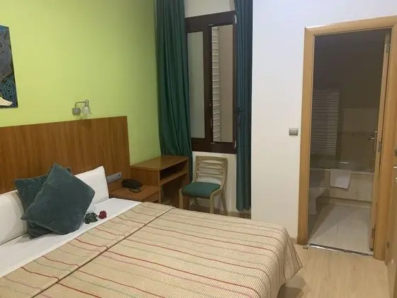 Basic Üç Kişilik Oda