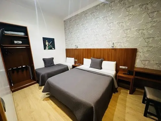 Basic Üç Kişilik Oda