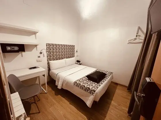 Tek Büyük Yataklı Oda (Interior)