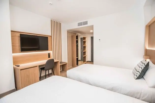 Basic Tek Büyük Yataklı Oda