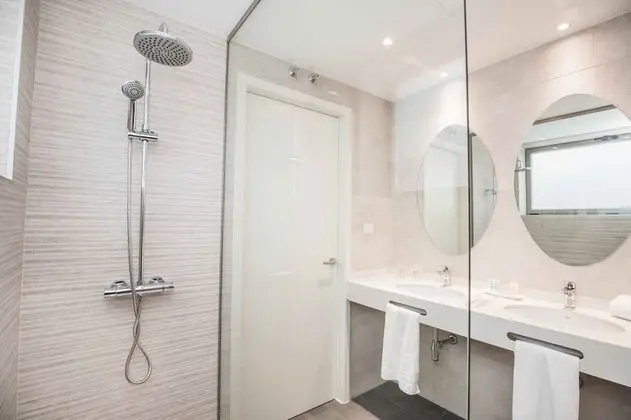 Basic Tek Büyük Yataklı Oda