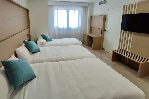 Basic Üç Kişilik Oda