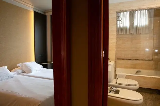 Standard Tek Büyük Yataklı Oda (with extra bed)