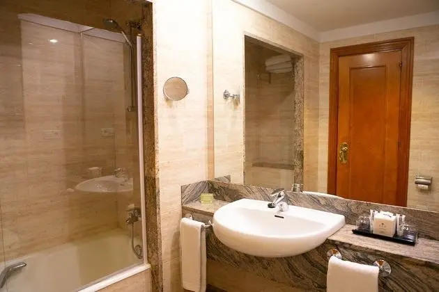Standard Tek Büyük Yataklı Oda (with extra bed)