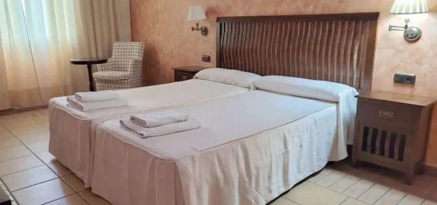 Tek Büyük veya İki Ayrı Yataklı Oda