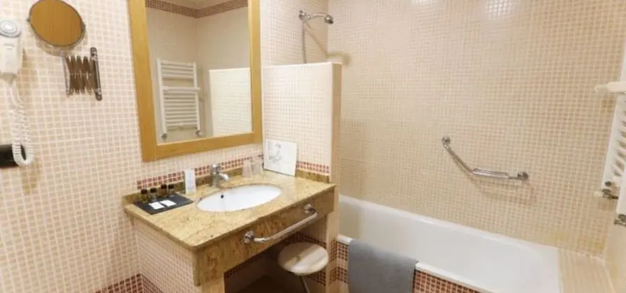 Tek Büyük veya İki Ayrı Yataklı Oda