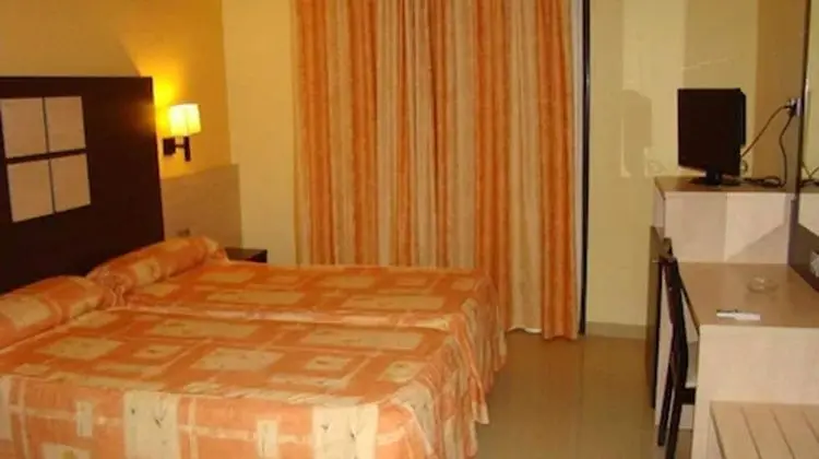 Superior Tek Büyük veya İki Ayrı Yataklı Oda