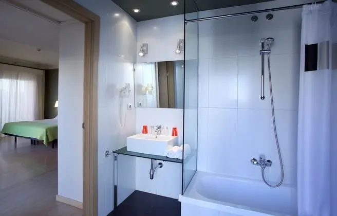 Tek Büyük Yataklı Oda (with extra bed)