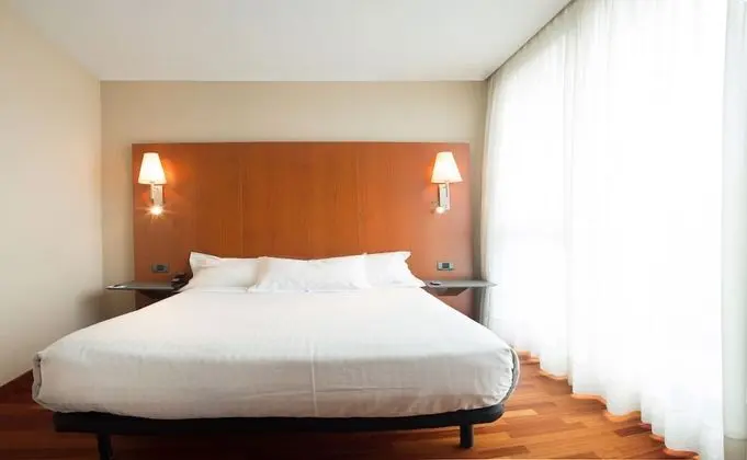 Standard Büyük Yataklı Tek Kişilik Oda