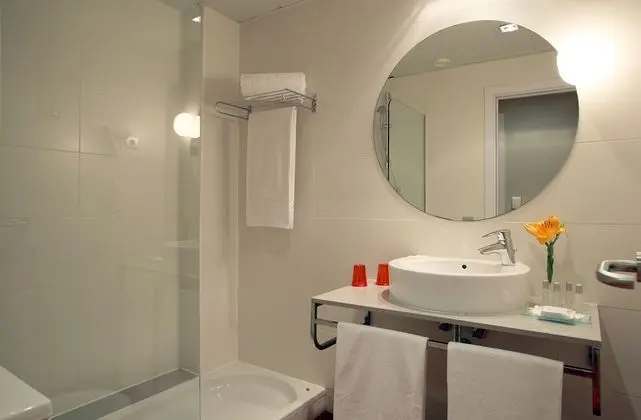 Standard Tek Büyük veya İki Ayrı Yataklı Oda