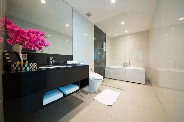Standard King Bed