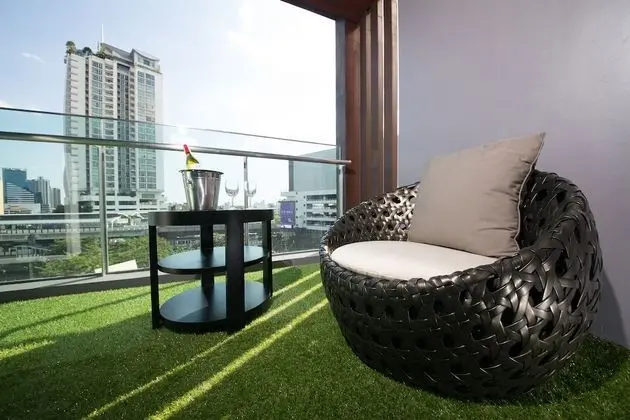 Standard King Bed