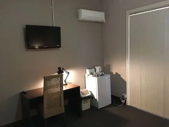 Standard Oda, Sigara İçilmez, Balkon (Queen Room)