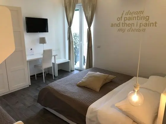 Deluxe Dört Kişilik Oda (Vesuvio view)