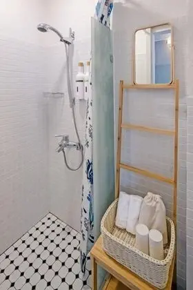 Economy Tek Büyük Yataklı Oda, 1 Çift Kişilik Yatak, Ortak Banyo (2F)