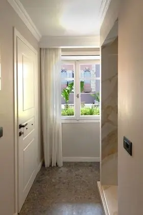 Tek Büyük veya İki Ayrı Yataklı Oda (Patio View)