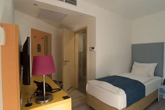 Single Room with Air Conditioner