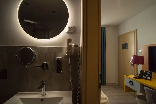 Single Room with Air Conditioner