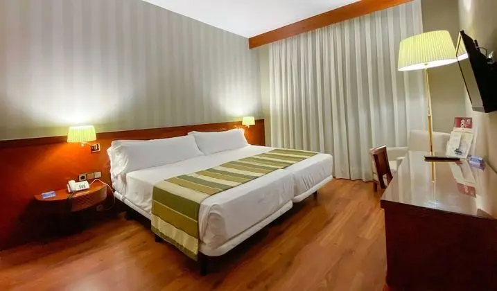 Büyük Yataklı Tek Kişilik Oda (Single Occupancy)