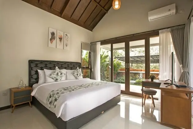 Villa, 1 Yatak Odası, Havuz Manzaralı
