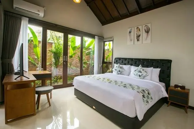 Villa, 2 Yatak Odası, Havuz Manzaralı