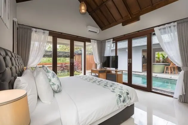 Villa, 2 Yatak Odası, Havuz Manzaralı