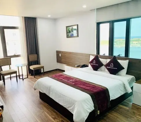 Deluxe Tek Büyük Yataklı Oda