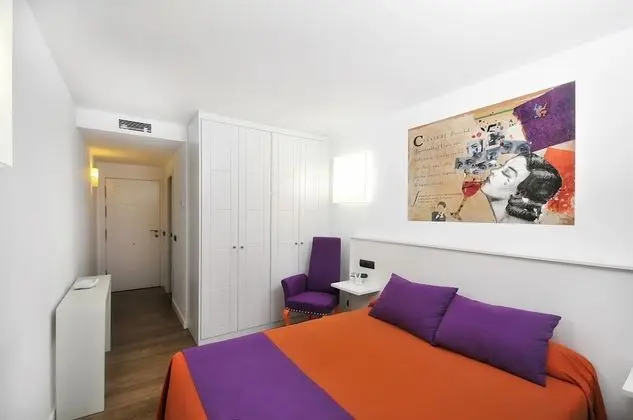 Büyük Yataklı Tek Kişilik Oda