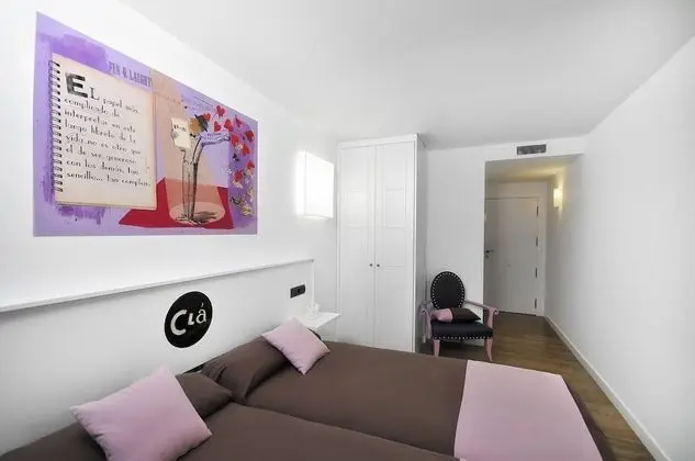 Büyük Yataklı Tek Kişilik Oda