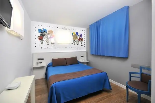 Büyük Yataklı Tek Kişilik Oda