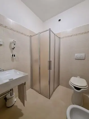 Standard Tek Büyük veya İki Ayrı Yataklı Oda